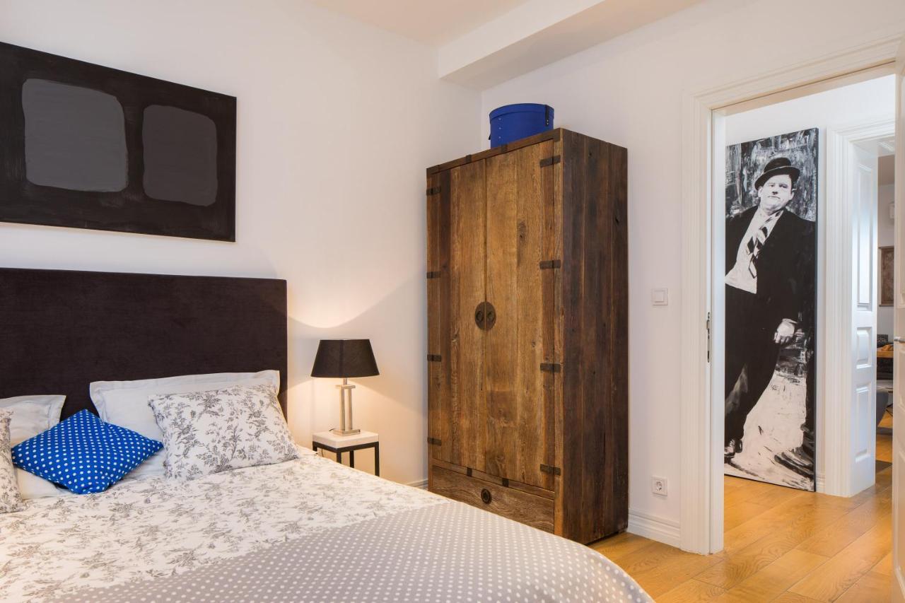 Charlie Chaplin Apartment Split Luaran gambar